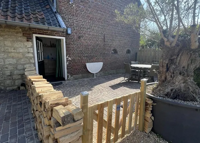 17 4p Historical Near Valkenburg Holiday home